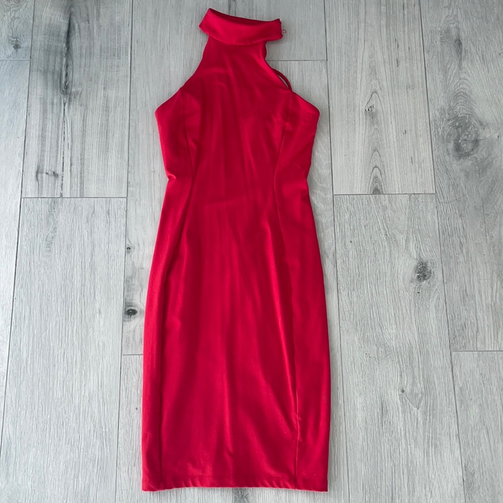 Gorgeous BEBE halter bodycon midi dress